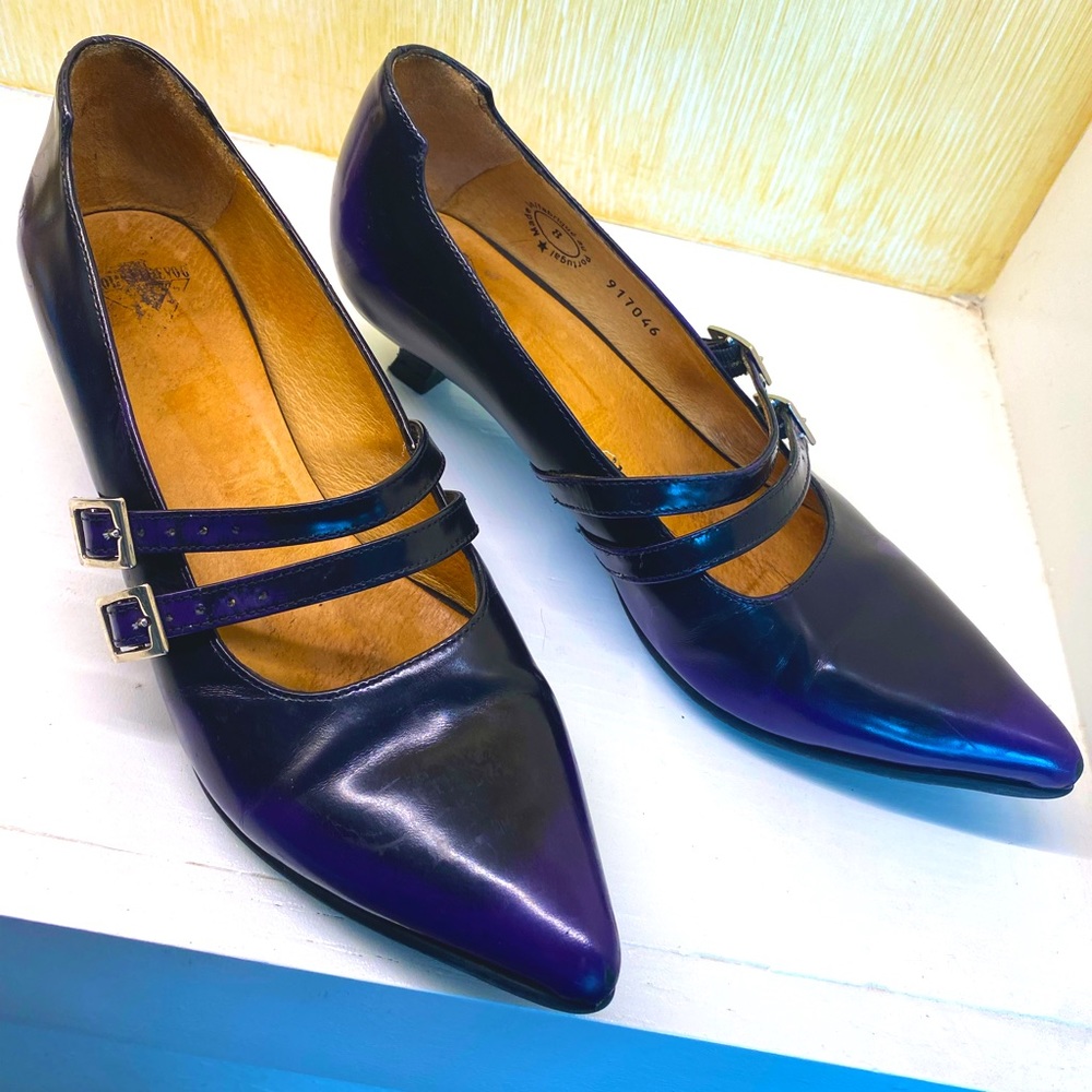 John Fluevog Half Truth Tanya kitten heel, black/purple, sz 8, leather, 2 strap